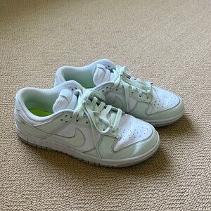 Nike Dunks Mint Green